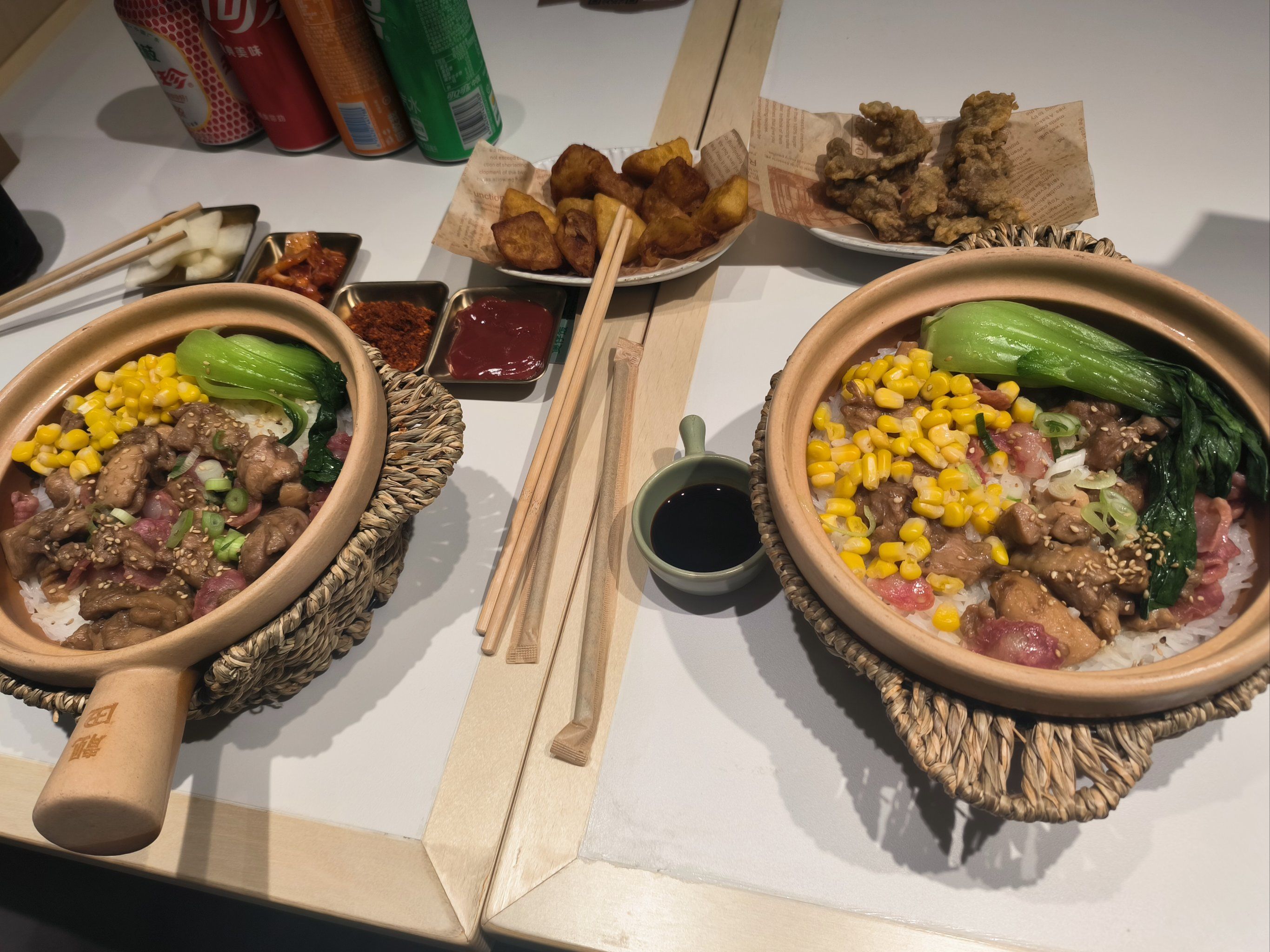 「腊肠滑鸡煲仔饭」腊肠新鲜不腻,鸡肉滑嫩