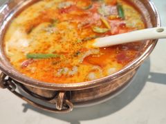 冬阴功汤煮肥牛-周三的情书花园餐厅(江北店)