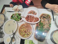 -梅利汴京烤鸭•开封豫菜地标店(东大街店)