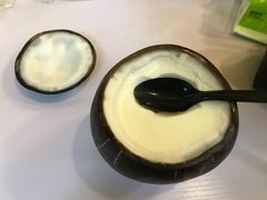 -志龙皇冠吃货椰子铺