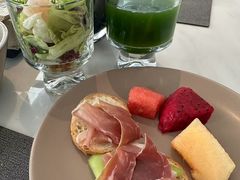 -上海漕河泾万丽酒店