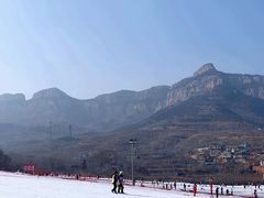 -济南卧虎山滑雪场