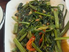 -Dang restaurant (patong phuket)