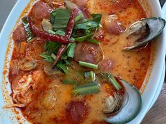 -Chom Cafe and Restaurant