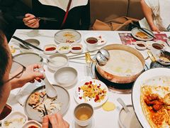 -洪氏嗨捞·广东猪肚鸡·椰子鸡火锅(西咸万象城店)
