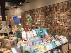 -猫的天空之城概念书店(杭州南宋御街店)