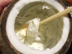 -志龙皇冠吃货椰子铺