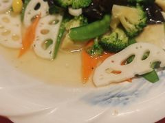 -吴记酱骨炖菜馆(西大直街店)