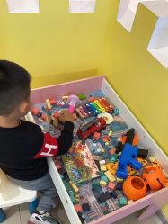 -爆米花儿童美发乐园