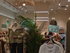 -汉口北国际商品交易中心品牌服装城
