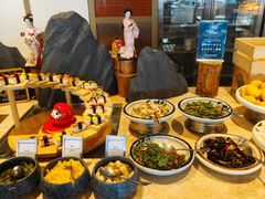 现做日式寿司-大中华希尔顿酒店-念自助餐·嗨啤·小龙虾