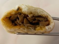 麻辣香菇鸡丁包-老陶包子铺(南大西南村店)
