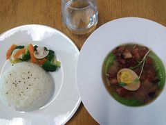 卤肉饭-今日艺术汇书店