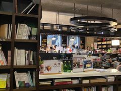 -钟书阁(松江泰晤士小镇店)