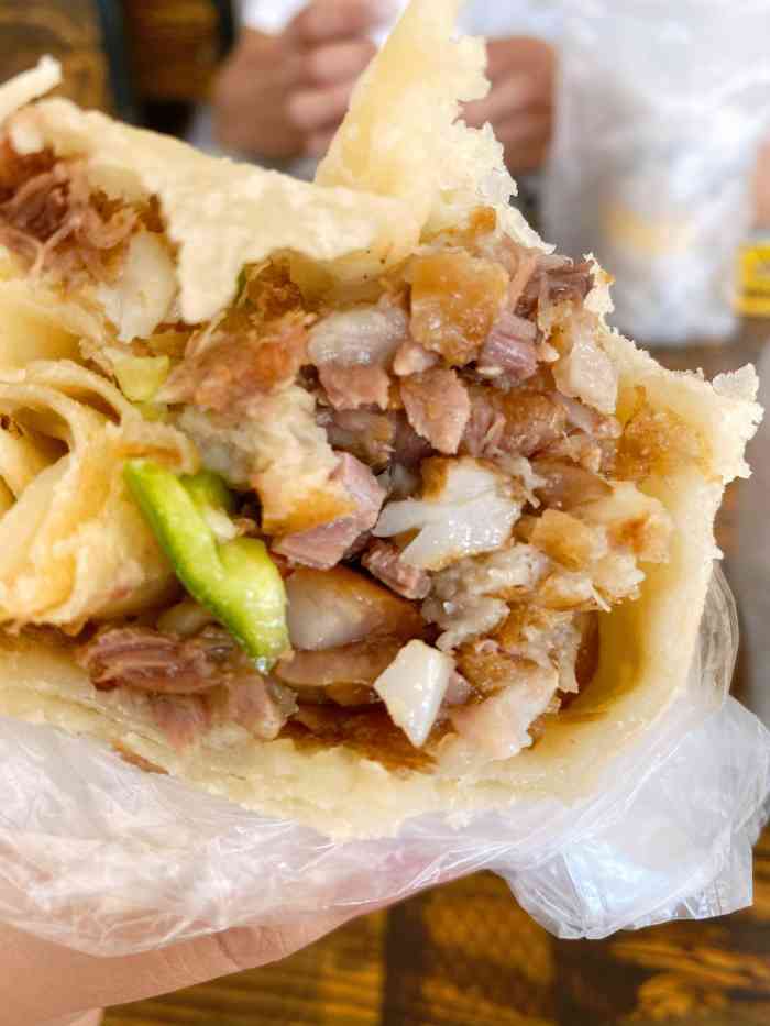 张佳小吃-"在别的地方吃不到这么好吃的大饼裹肉,在北.