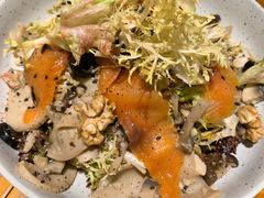 烟熏三文鱼杂菌沙拉-BE BRIGHT KITCHEN(正佳广场店)