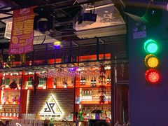 -UP嘻哈酒吧(粉巢店)