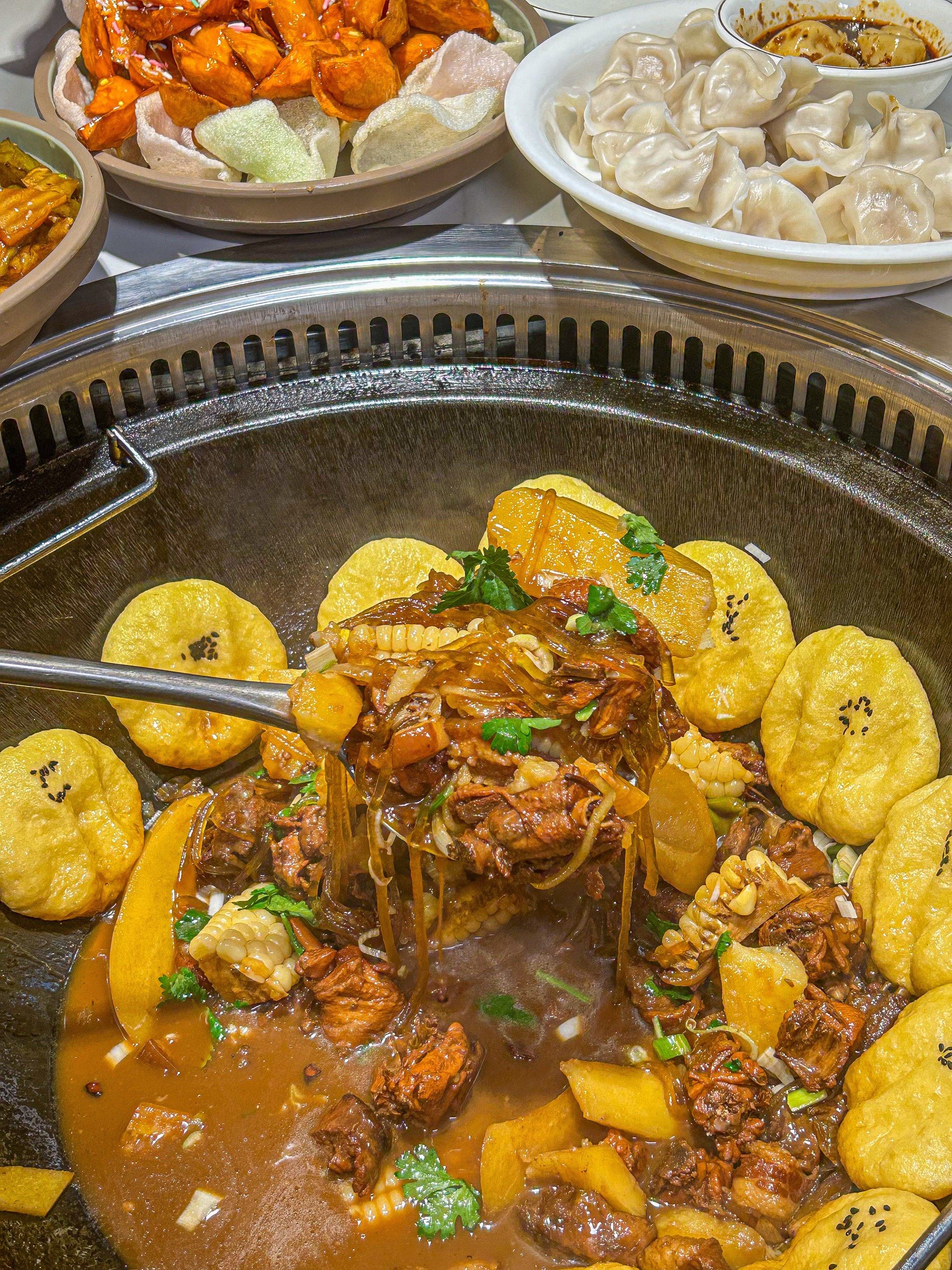 吃完这家现做铁锅炖!小脑立刻萎缩‼️