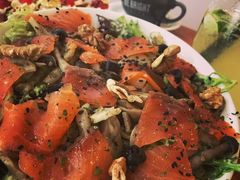 烟熏三文鱼杂菌沙拉-BE BRIGHT KITCHEN(正佳广场店)