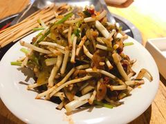 -野山舂·贵州现舂酸汤火锅(鸿通城店)