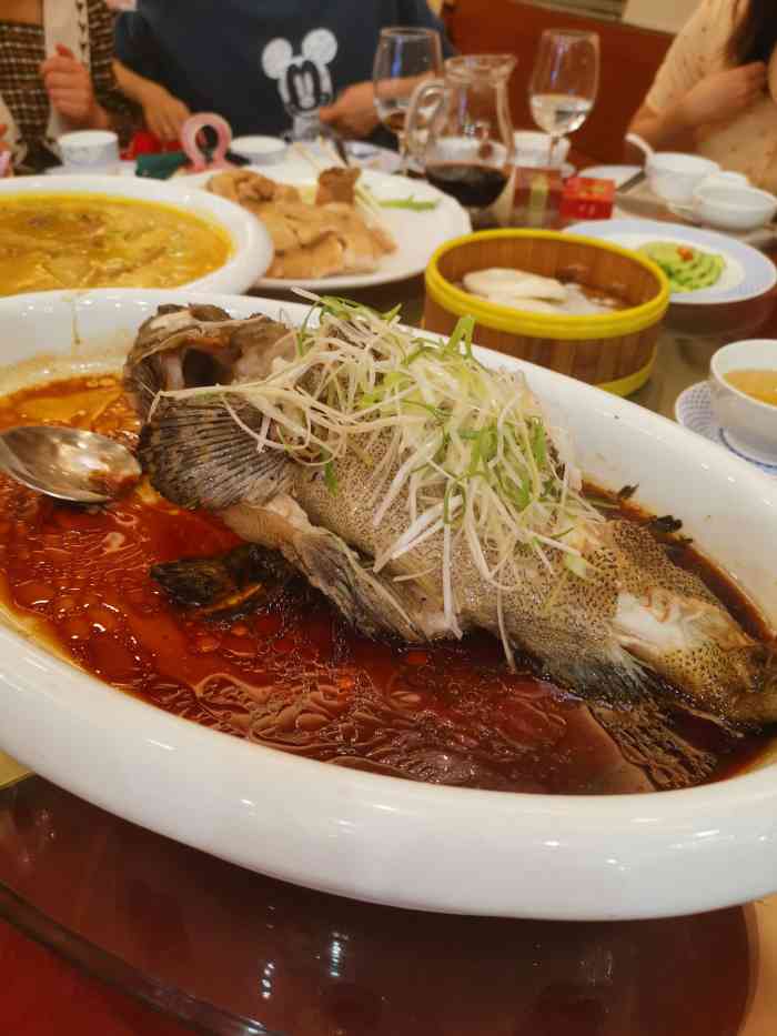 鸿星海鲜酒家(艺都店)