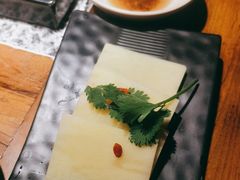 -老牌坊云南鱼豆花火锅(哈西万达店)