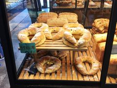 -Dough&Joe团憩(瑞虹天地月亮湾店)