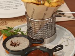 极佳黑松露芝士薯条配新疆番茄酱-Mark&Mars Restaurant