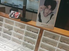 -MiRi眼镜连锁·蔡司·尼康控优点合作店(莘庄店)