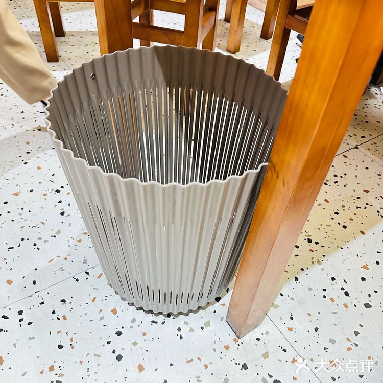 井婉螺蛳粉[25吃瓜]真的好吃