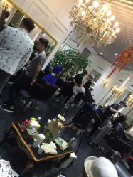 -变画·发型STUDIO
