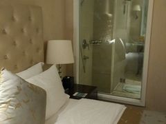 -武汉汉口火车站东方建国大酒店