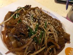 银芽干炒牛河-龙记香港茶餐厅