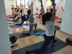 -兴亚瑜伽20年老馆