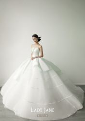 -Lady  Jane高端婚纱礼服馆
