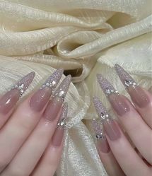 -桃色美甲沙龙