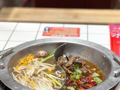 卤味牛杂鸳鸯锅-喜悦小串丹东小黄牛海鲜烧烤大排档(民主广场店)