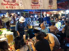 -周日夜市
