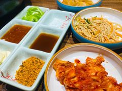 -明洞阿姨·韩式酱蟹烤肉·创意料理(三元桥店)