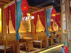 -老滇山寨•云南特色菜•地方菜•民族风情歌舞表演(金碧店)