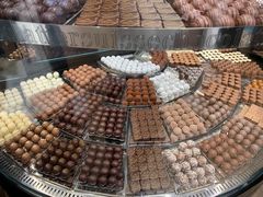 -Laderach 莱德拉(上海环贸iapm店)