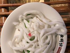 -老牌坊云南鱼豆花火锅(哈西万达店)