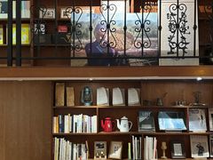 -彳亍咖啡·这里(水湾路店)