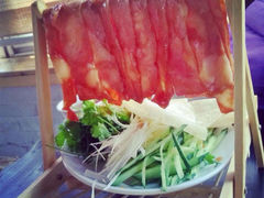 吊烧肉-我去·春饼文化主题餐厅(国定路总店)