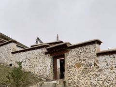 -比如骷髅墙景区