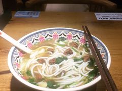 -鑫花溪牛肉米粉(人民广场店)