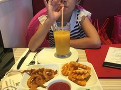-必胜客(武汉欢乐谷店)
