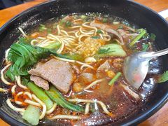 -爆炸头阿姨小四川正宗川味小吃(无任何分店)