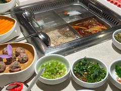 -海底捞火锅鲜切牛肉主题店(长寿路店)