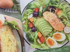 -丽莎沙拉轻食餐厅(国贸店)